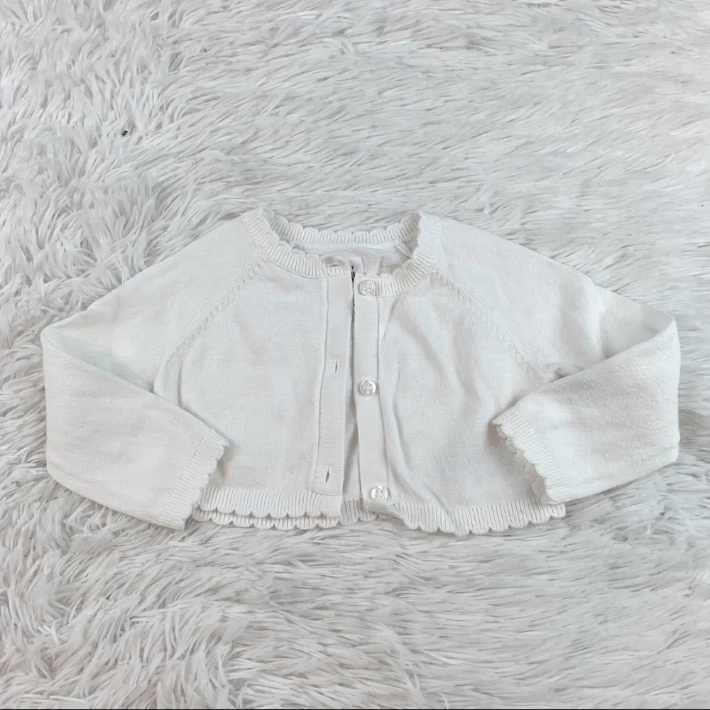 Gap baby 6-12 month long sleeve‎ cropped cardigan in white
